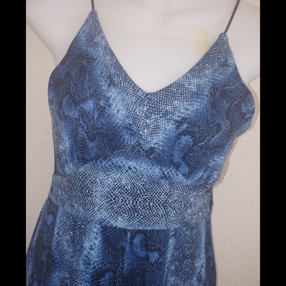 Polly & Esther blue snakeskin wide leg jumpsuit - Picture 3 of 6